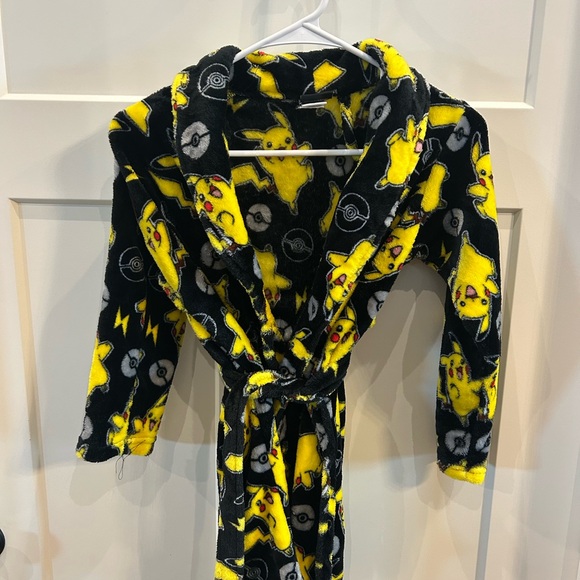 Pokemon Yellow and Black Fleece Robe - Picture 1 of 2